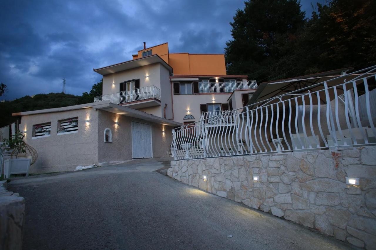 B&B Micanto Casola di Napoli Ngoại thất bức ảnh