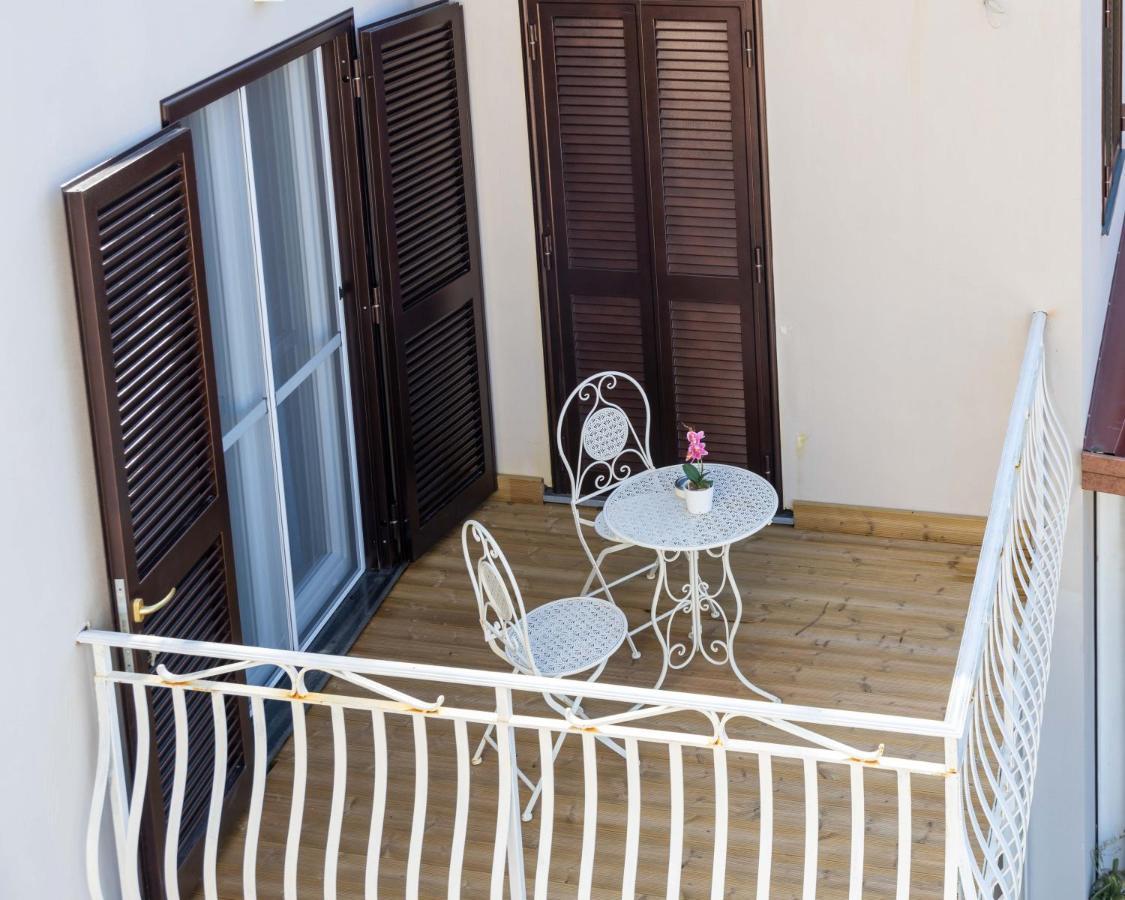 B&B Micanto Casola di Napoli Ngoại thất bức ảnh